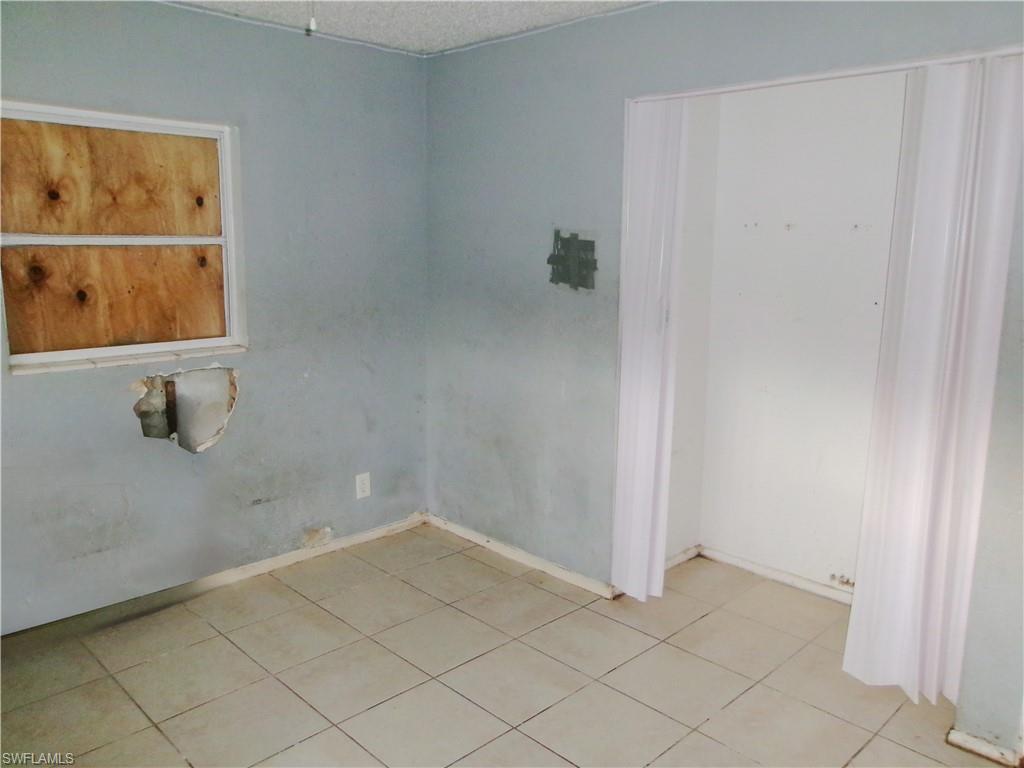 SABAL PALM GARDENS - Residential
