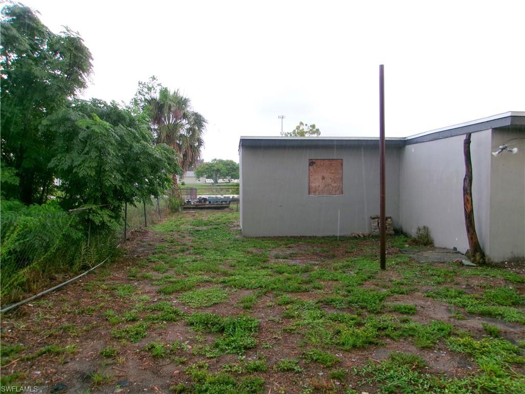 SABAL PALM GARDENS - Residential