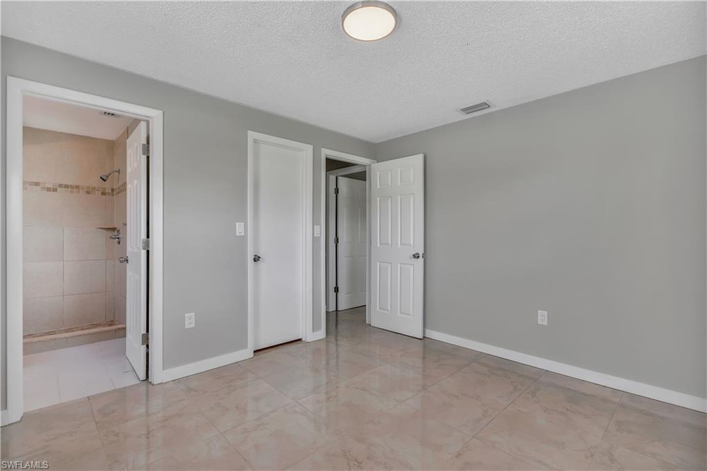 NAPLES PARK - Residential