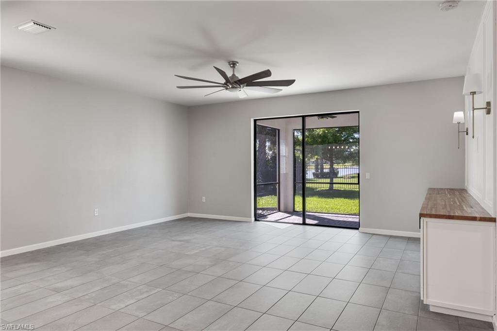 HAMPTON LAKES - Residential