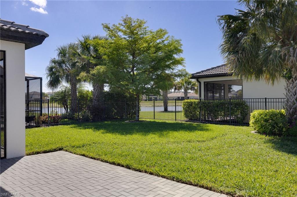 HAMPTON LAKES - Residential