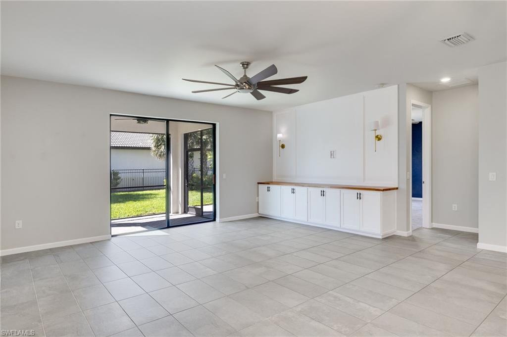 HAMPTON LAKES - Residential