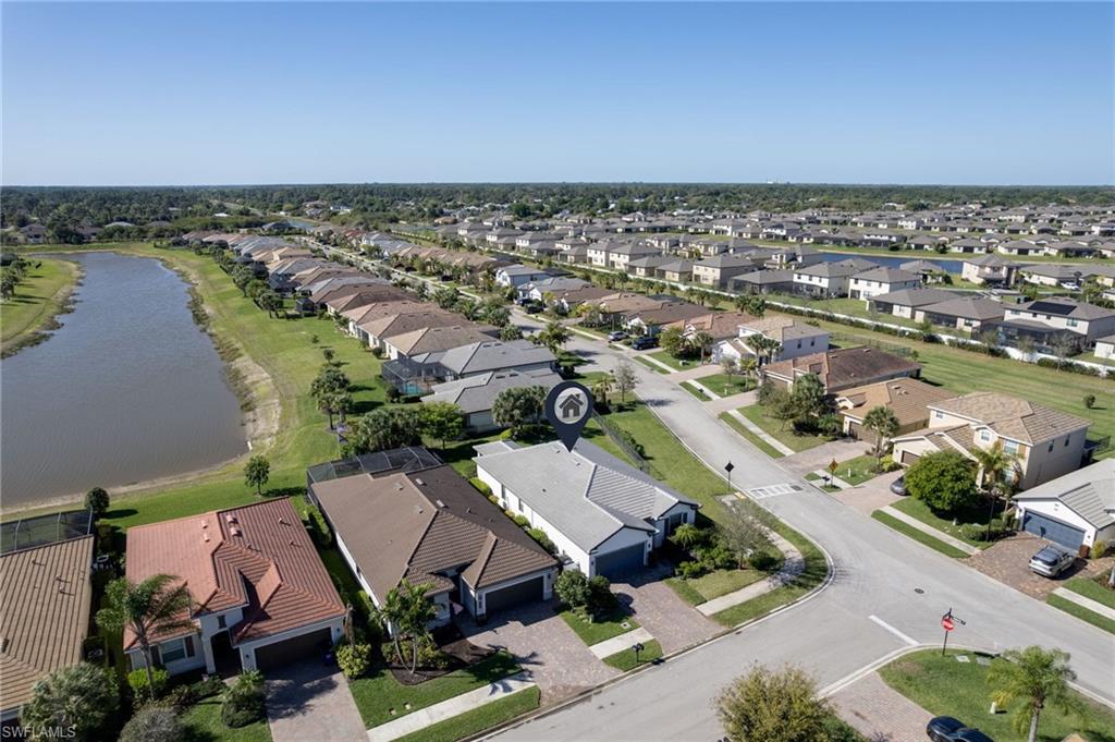 HAMPTON LAKES - Residential