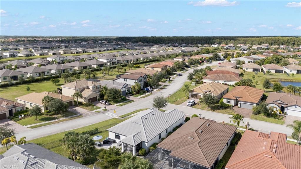 HAMPTON LAKES - Residential