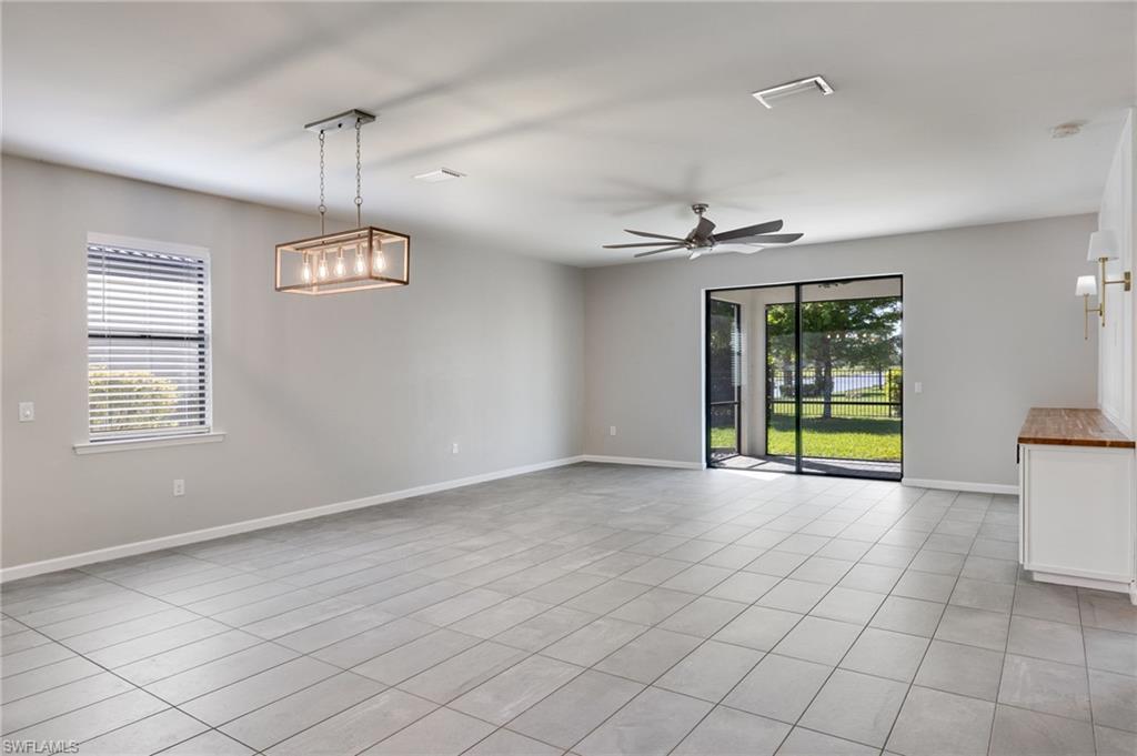 HAMPTON LAKES - Residential