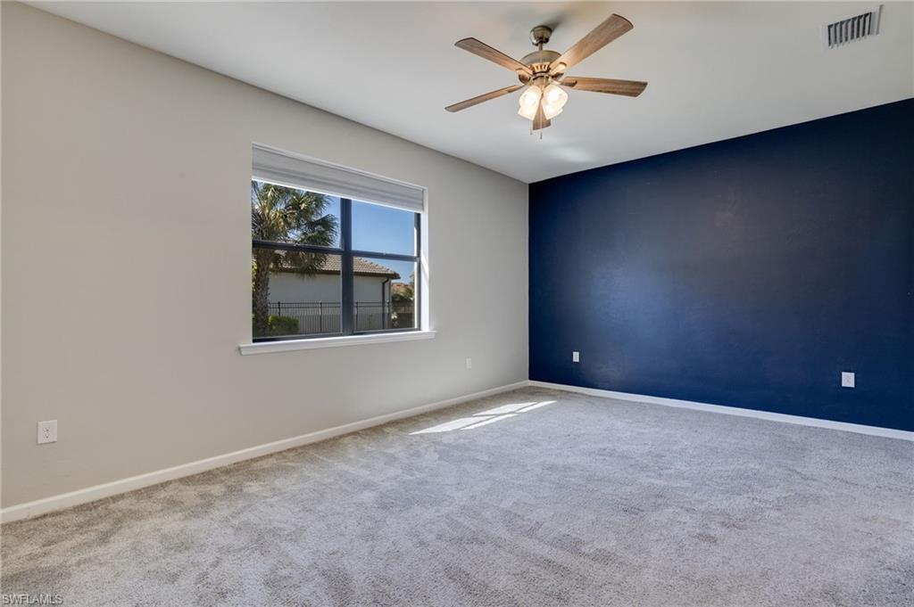 HAMPTON LAKES - Residential