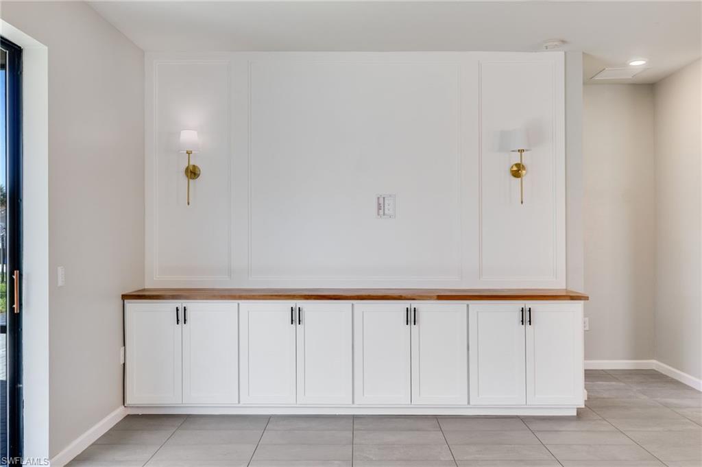 HAMPTON LAKES - Residential
