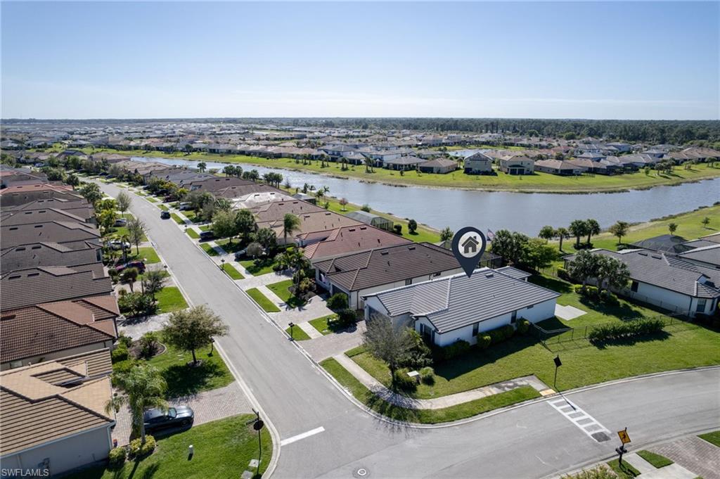 HAMPTON LAKES - Residential