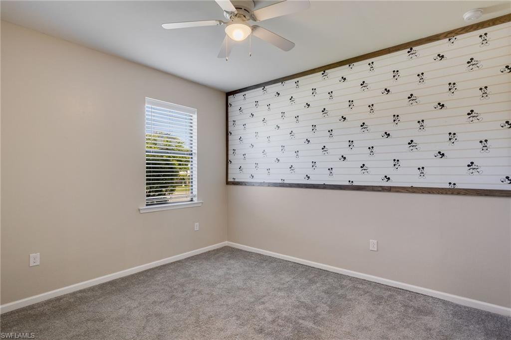 HAMPTON LAKES - Residential