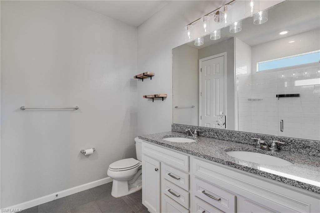 HAMPTON LAKES - Residential