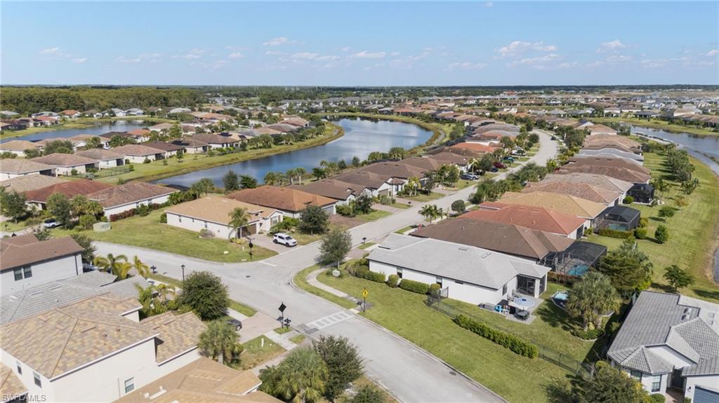 HAMPTON LAKES - Residential