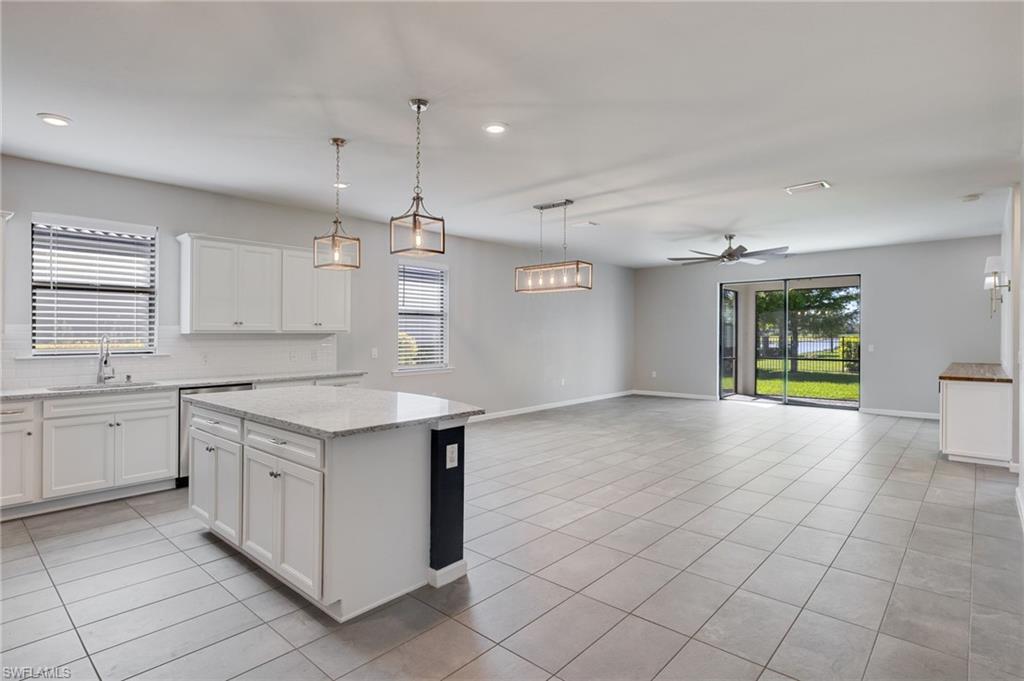 HAMPTON LAKES - Residential
