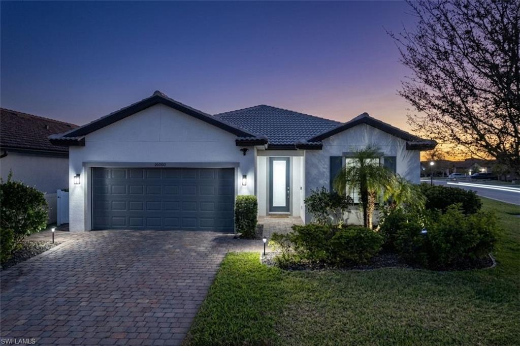 HAMPTON LAKES - Residential