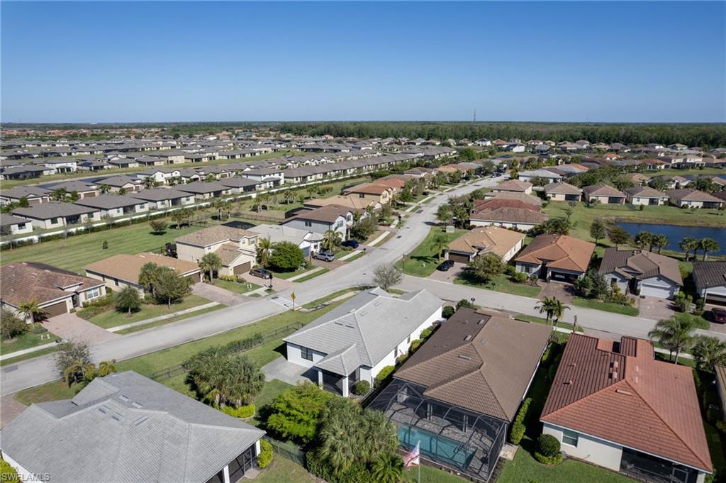 HAMPTON LAKES - Residential