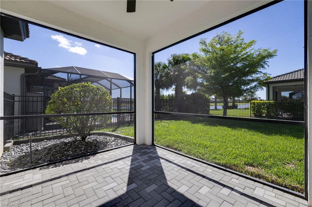 HAMPTON LAKES - Residential