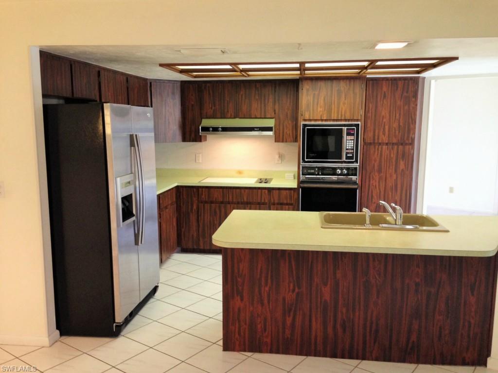 COUNTRY CLUB ESTATES - Residential