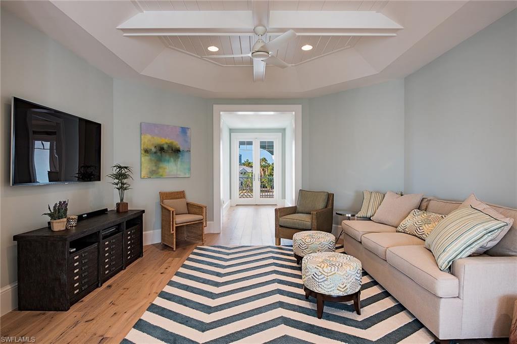 PARK SHORE - Residential