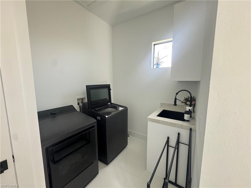MARCO BEACH - Residential