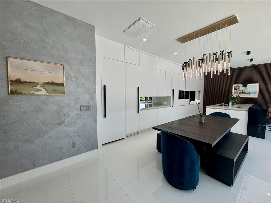 MARCO BEACH - Residential