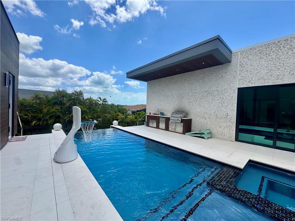 MARCO BEACH - Residential