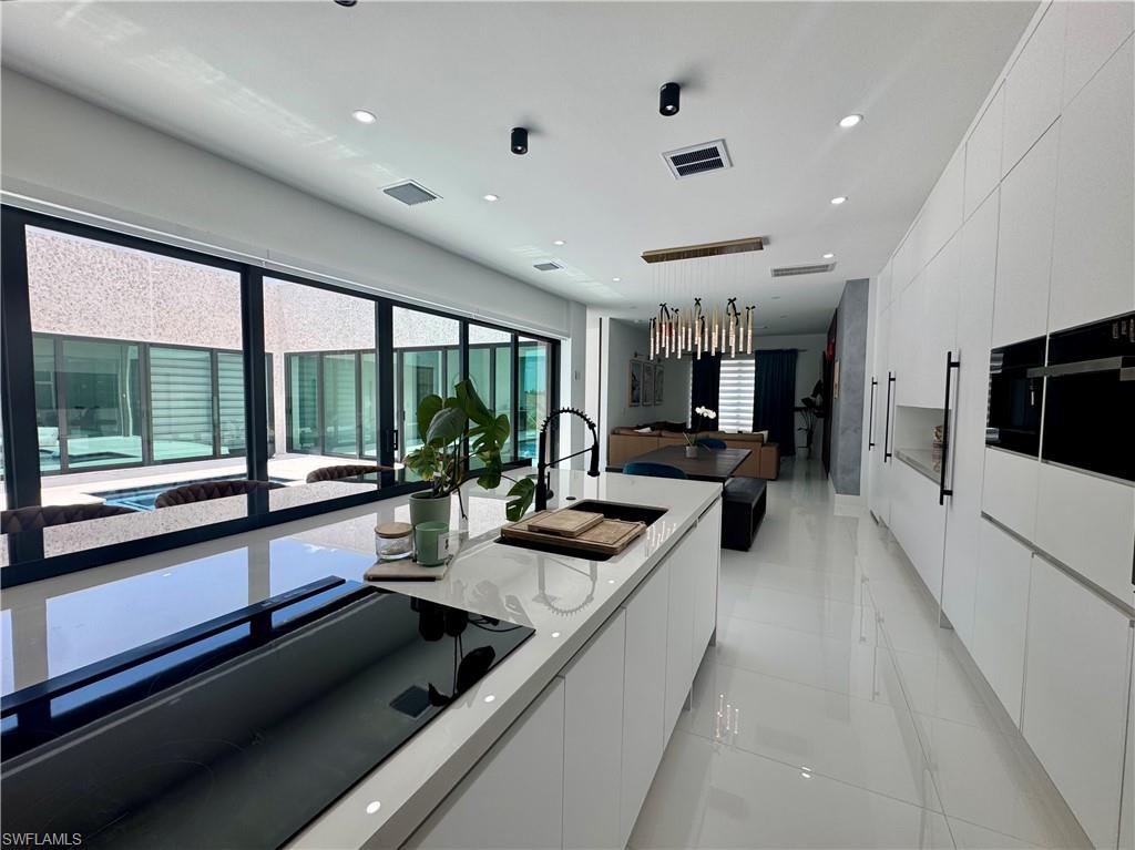 MARCO BEACH - Residential
