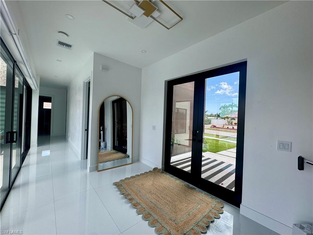 MARCO BEACH - Residential