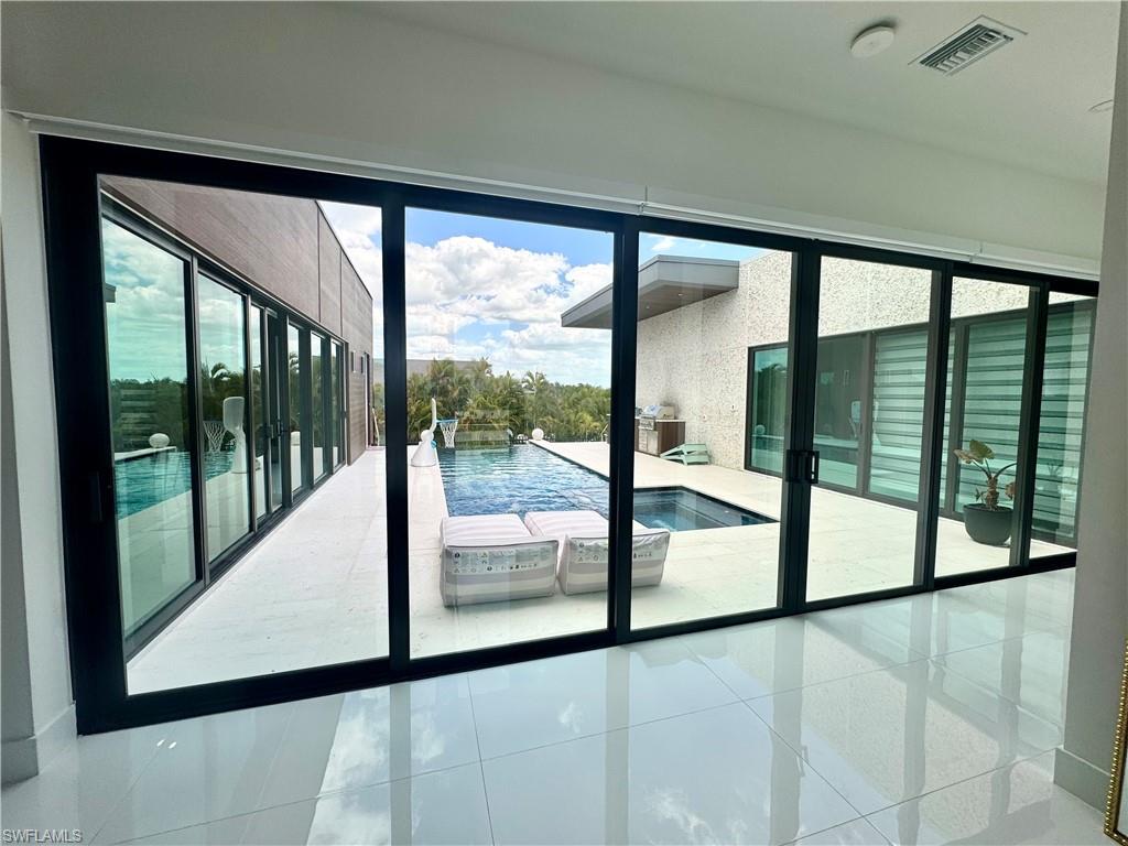 MARCO BEACH - Residential