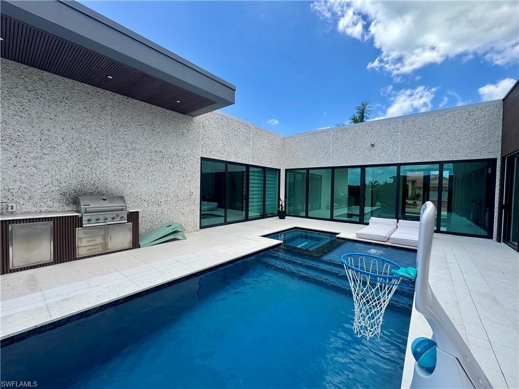 MARCO BEACH - Residential