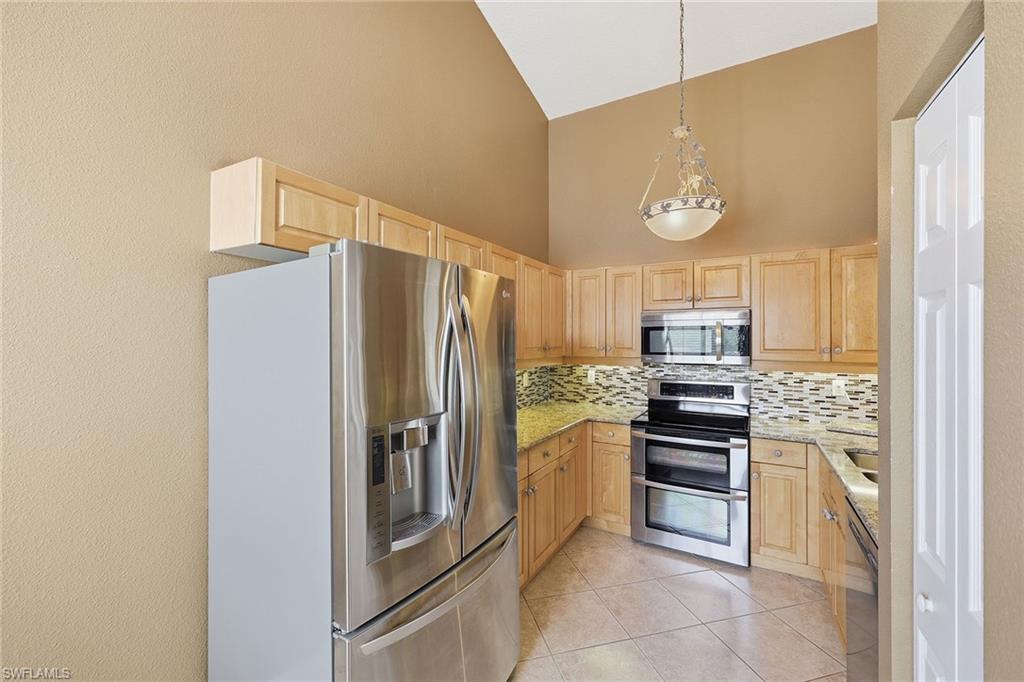 HUNTINGTON LAKES - Residential