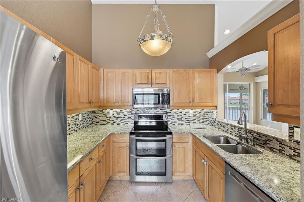 HUNTINGTON LAKES - Residential