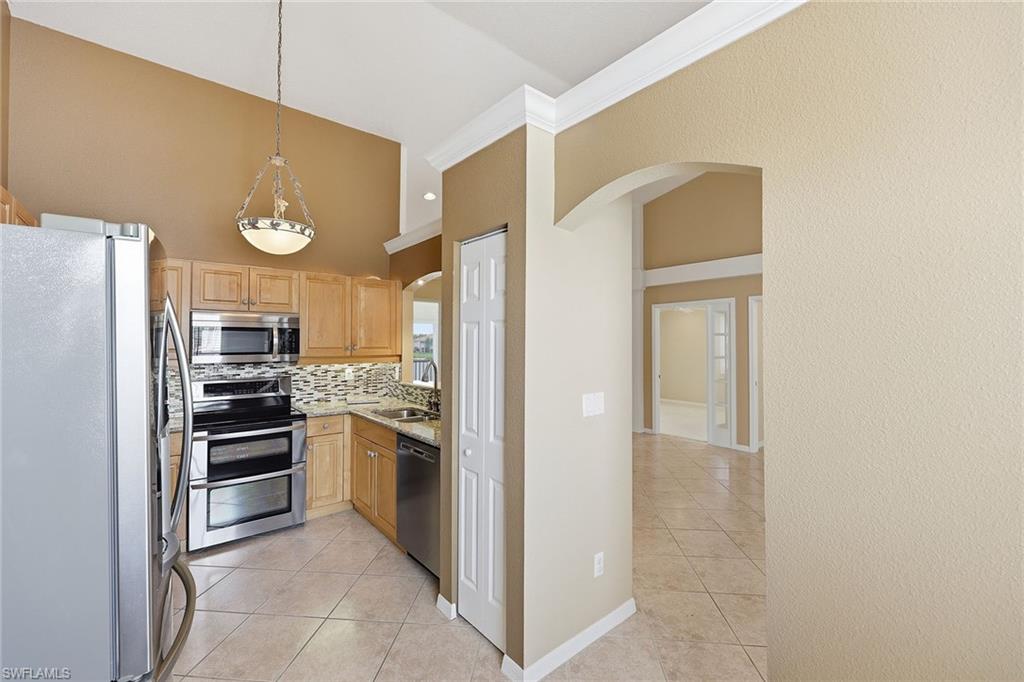 HUNTINGTON LAKES - Residential
