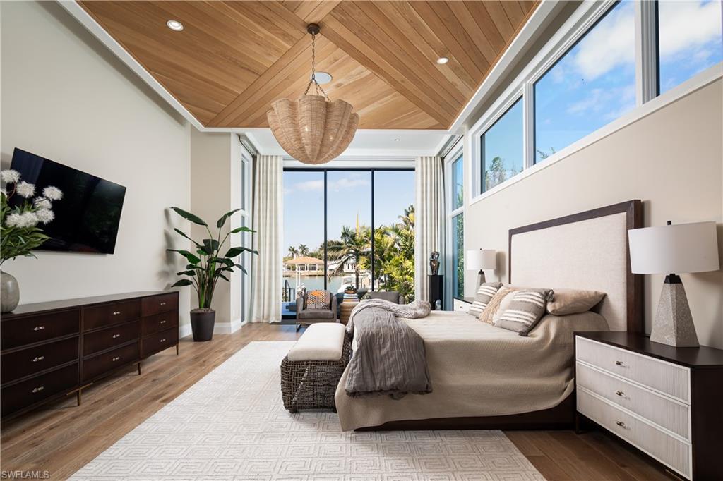 MOORINGS - Residential