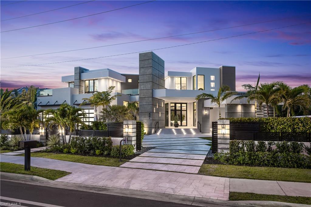 MOORINGS - Residential