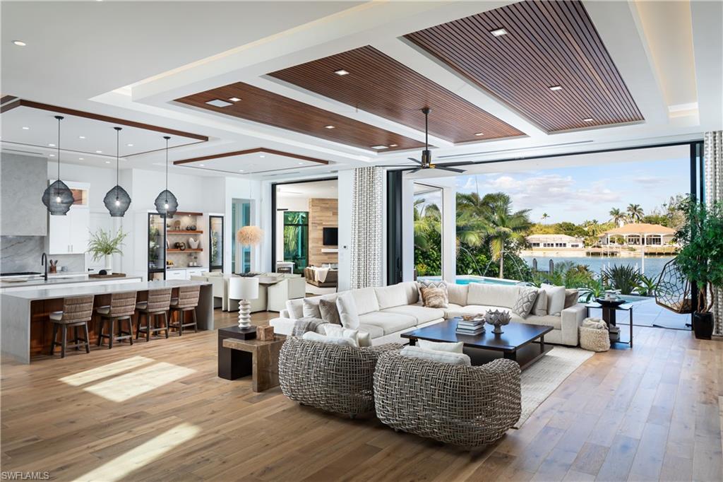 MOORINGS - Residential