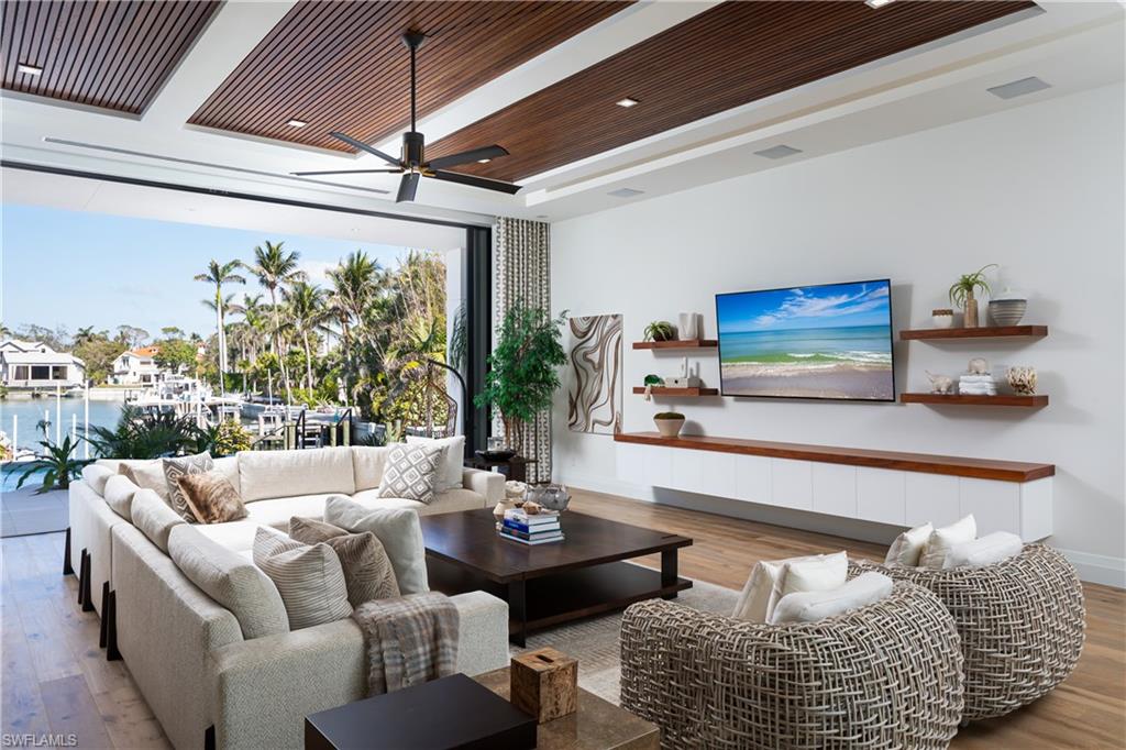 MOORINGS - Residential