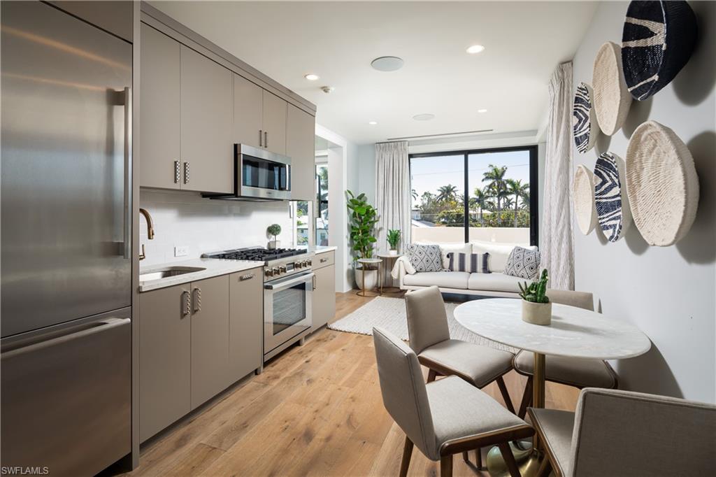 MOORINGS - Residential