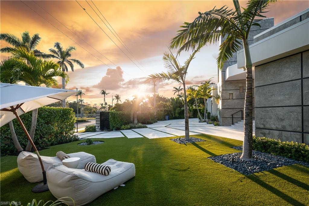 MOORINGS - Residential
