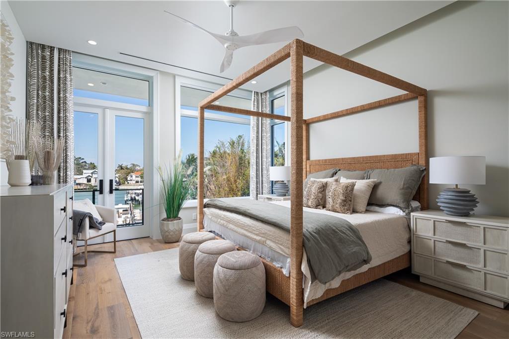 MOORINGS - Residential