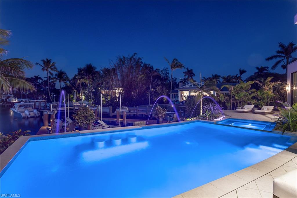 MOORINGS - Residential