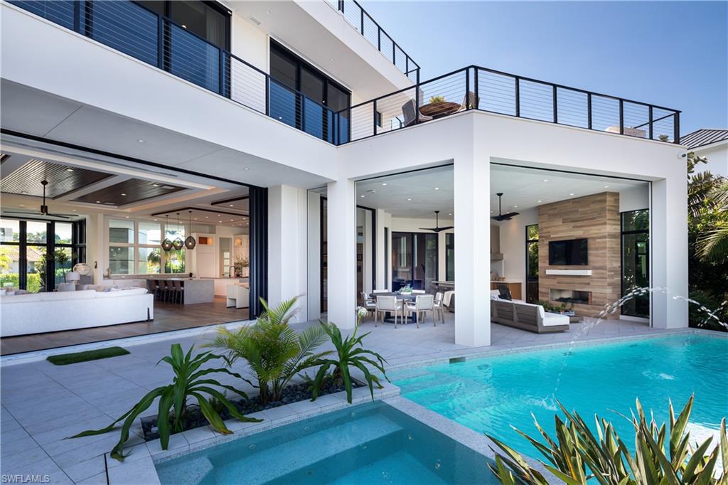 MOORINGS - Residential