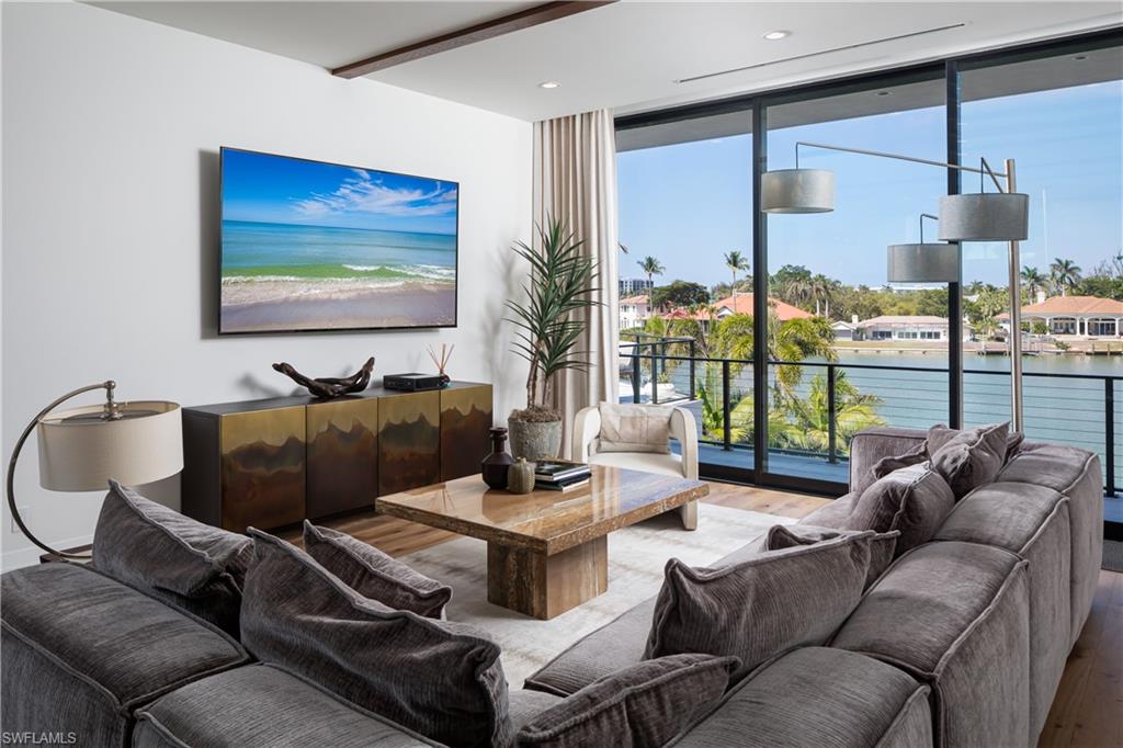 MOORINGS - Residential