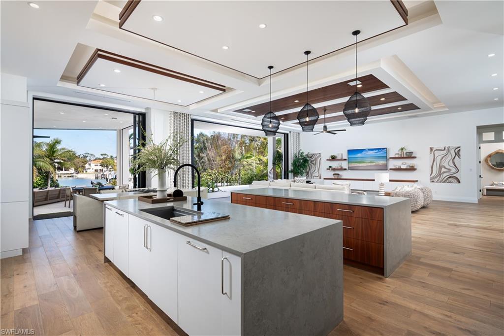 MOORINGS - Residential