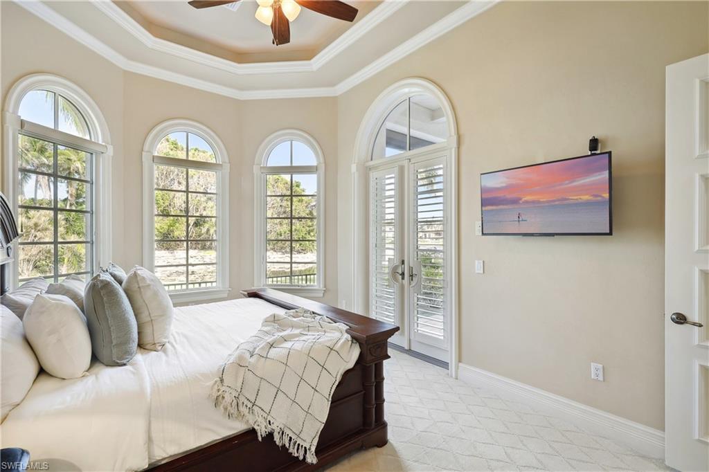 ESCADA AT TIBURON - Residential