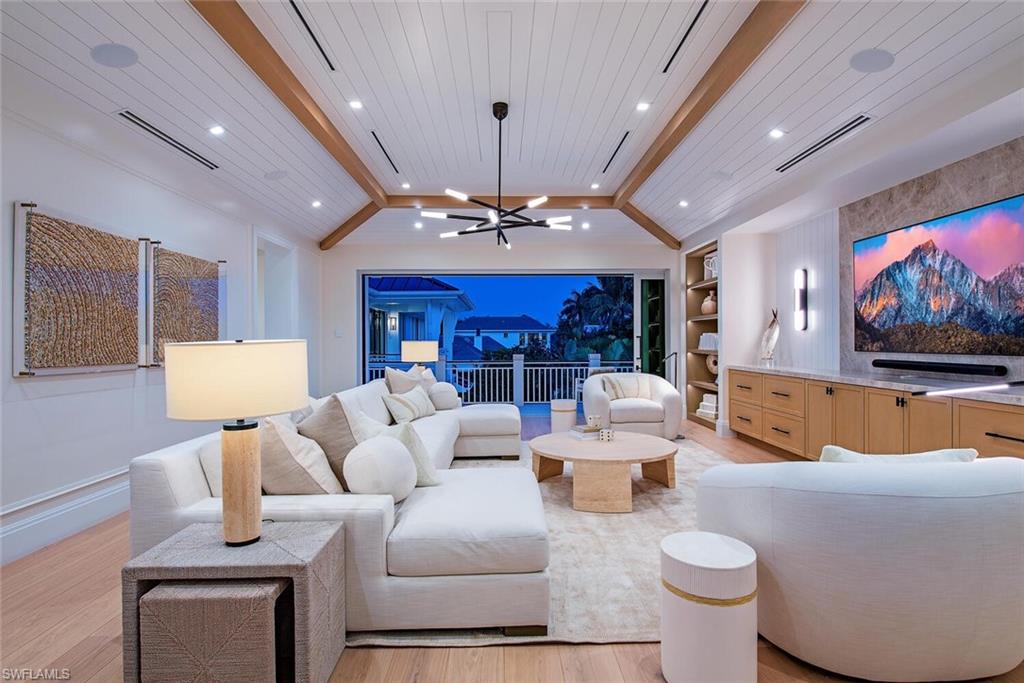 AQUALANE SHORES - Residential