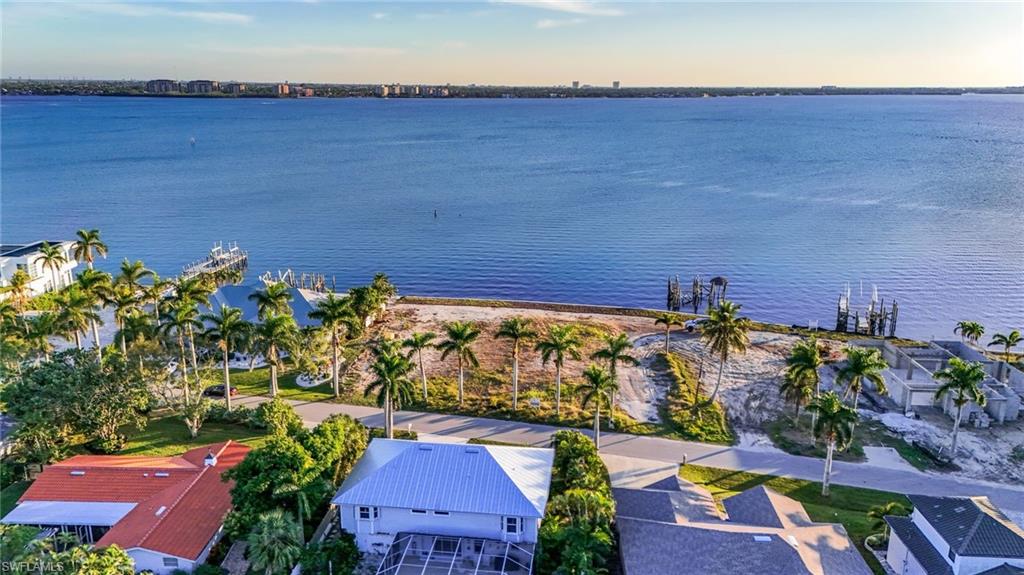 CAPE CORAL - Land