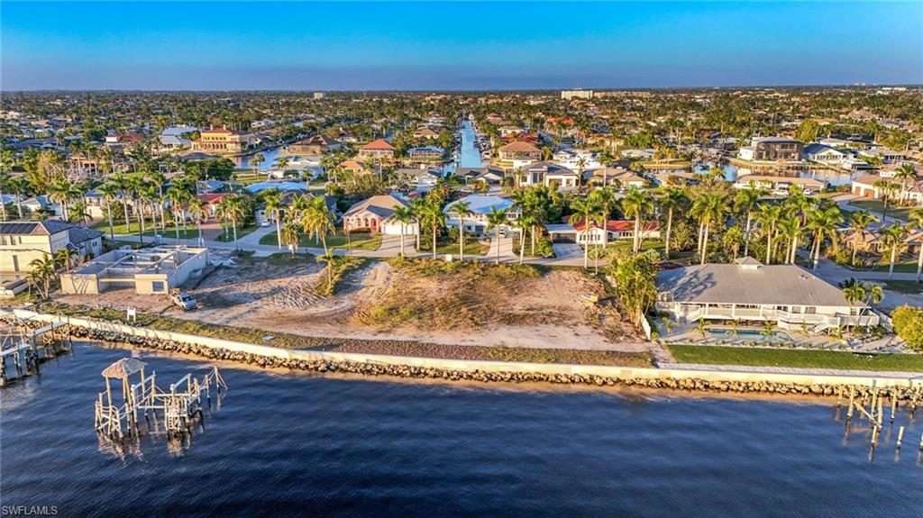 CAPE CORAL - Land
