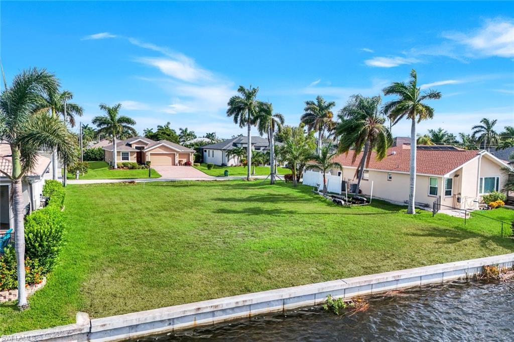 CAPE CORAL - Land