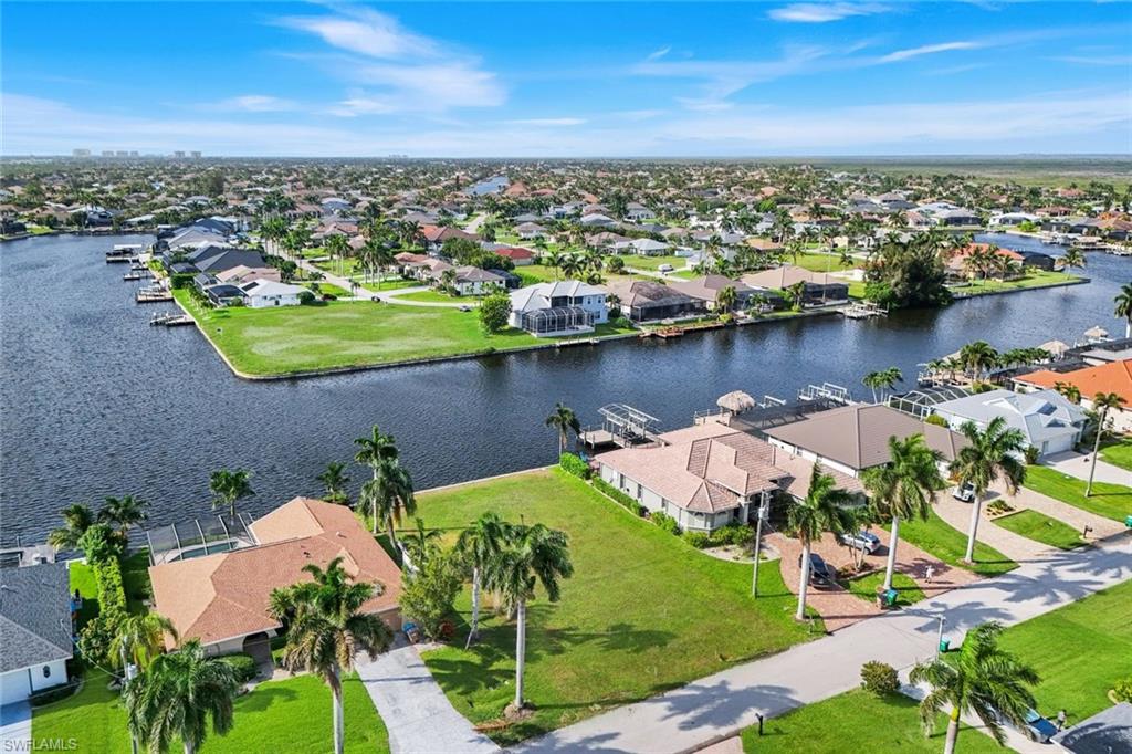 CAPE CORAL - Land