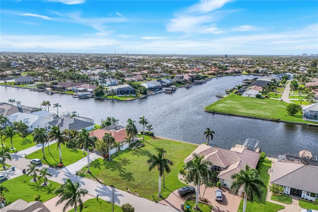 CAPE CORAL - Land