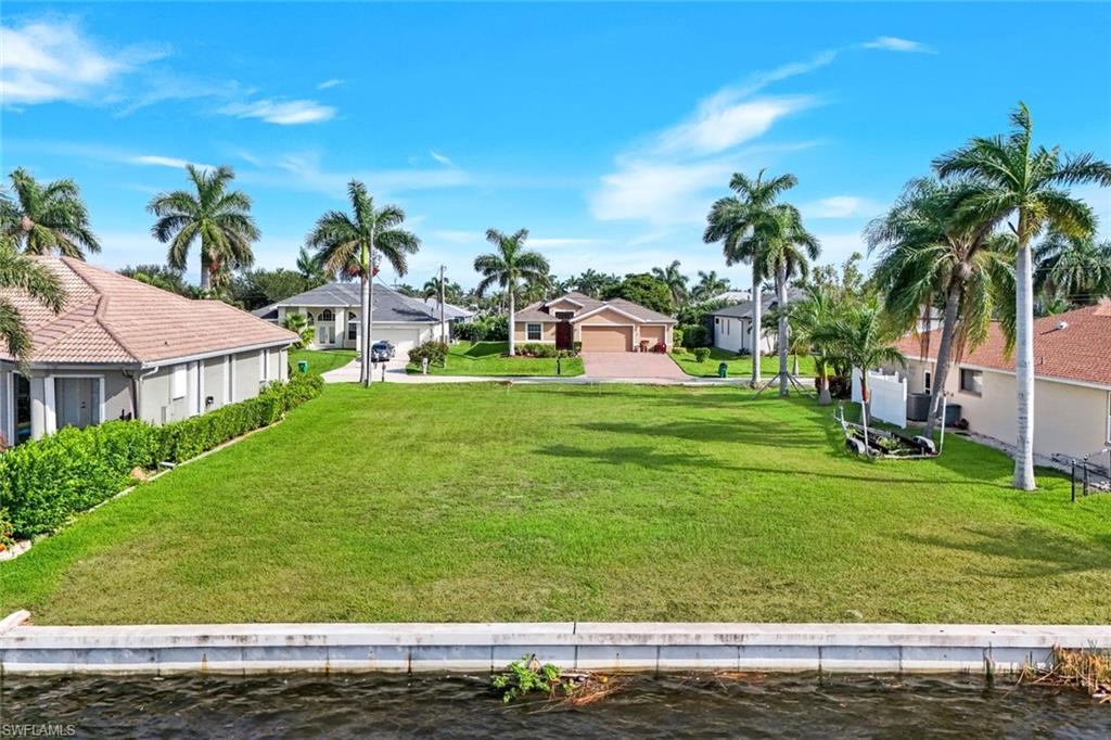 CAPE CORAL - Land